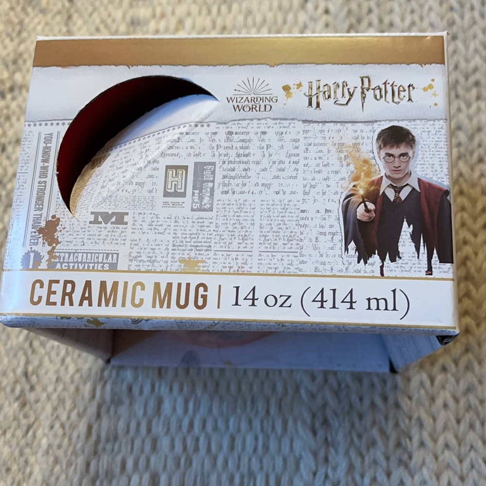 Harry Potter Gryffindor Mug. - Picture 5 of 6